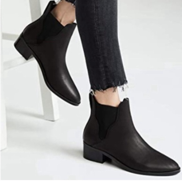 Soludos Marfa Black Leather Chelsea Ankle Bootie Size 5 NWOB - Picture 2 of 12